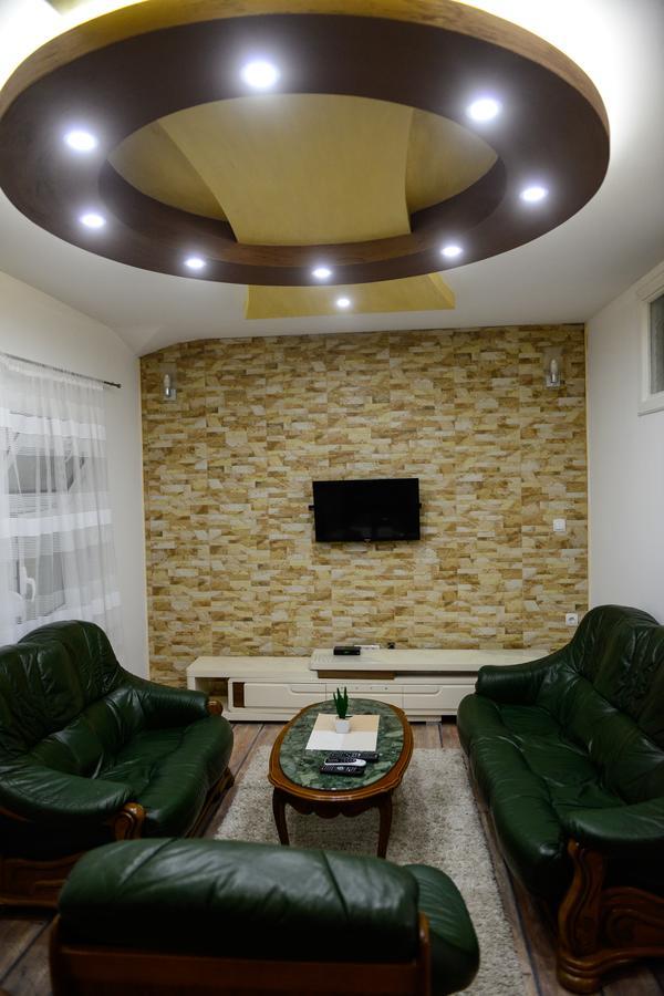 Apartments Mm Nikšić Bagian luar foto